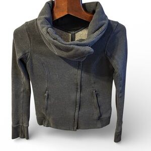 Women's dark blue winter Lululemon  Cowl Neck Sweater size 6